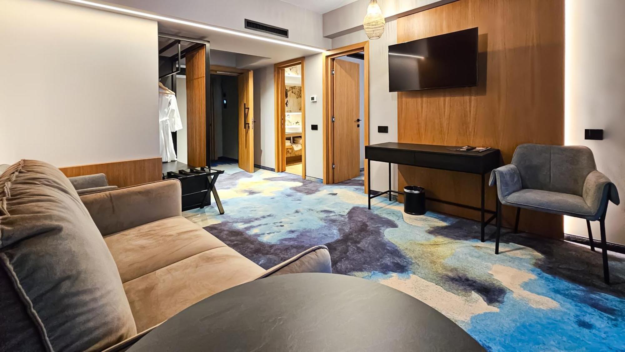 Hotel Bucura Кэлимэнешти Экстерьер фото