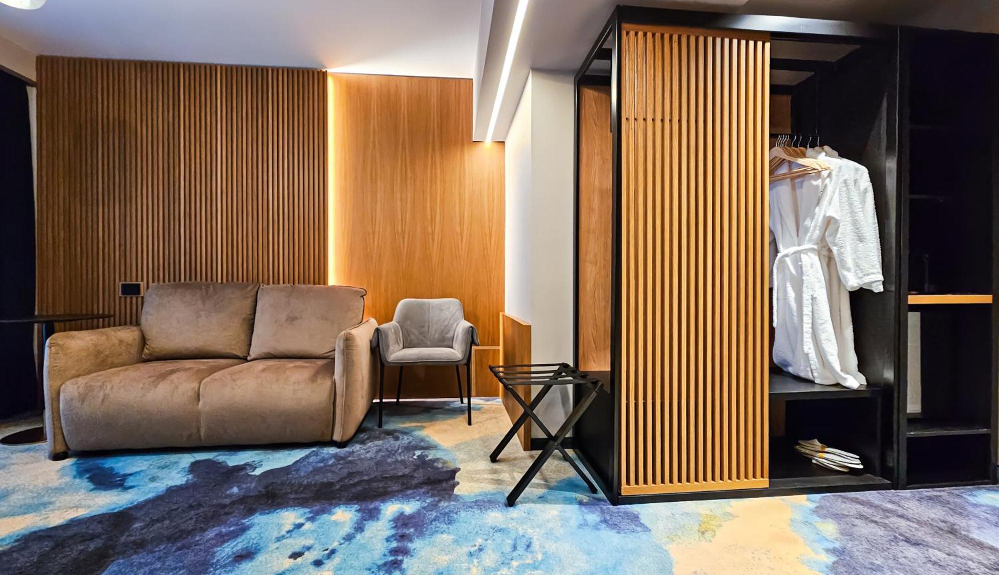 Hotel Bucura Кэлимэнешти Экстерьер фото