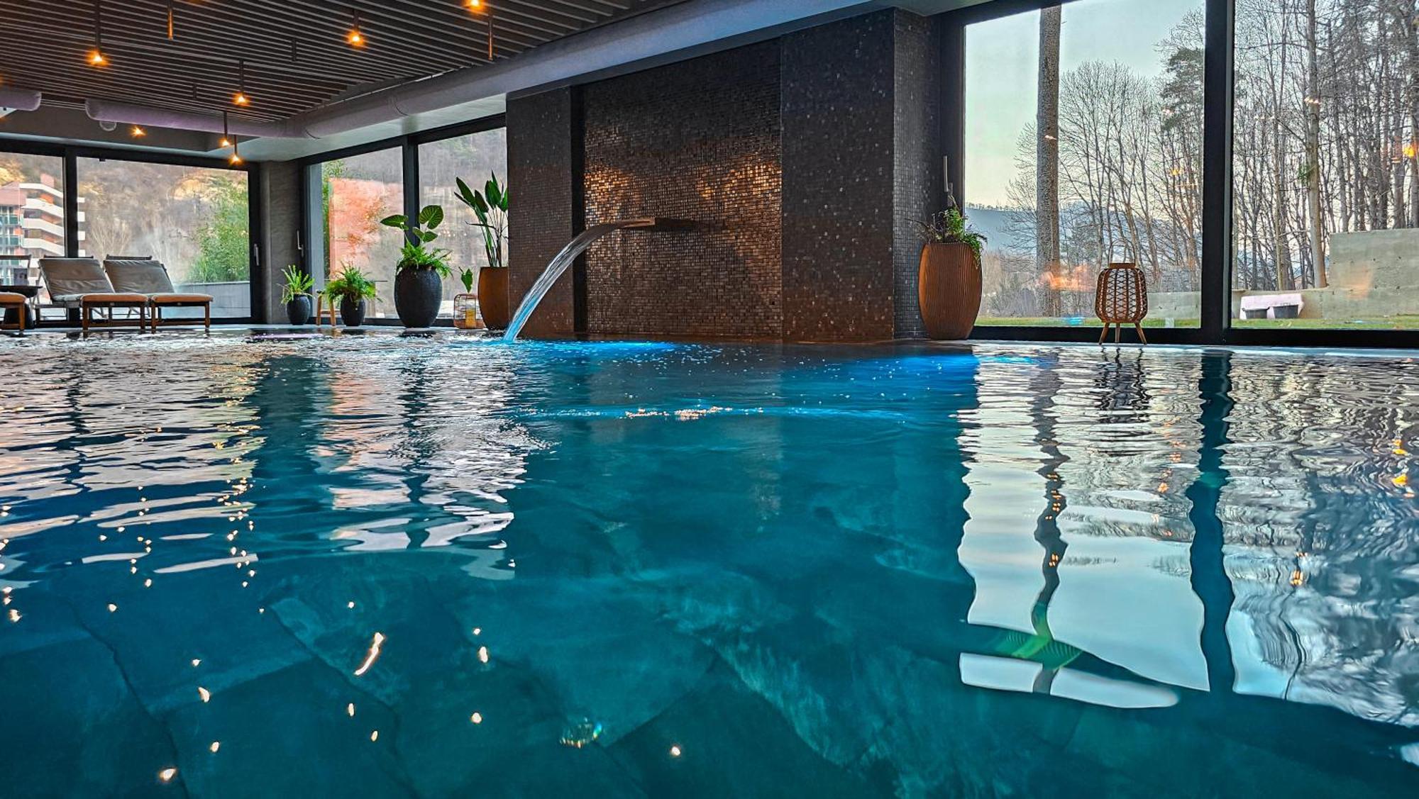 Hotel Bucura Кэлимэнешти Экстерьер фото