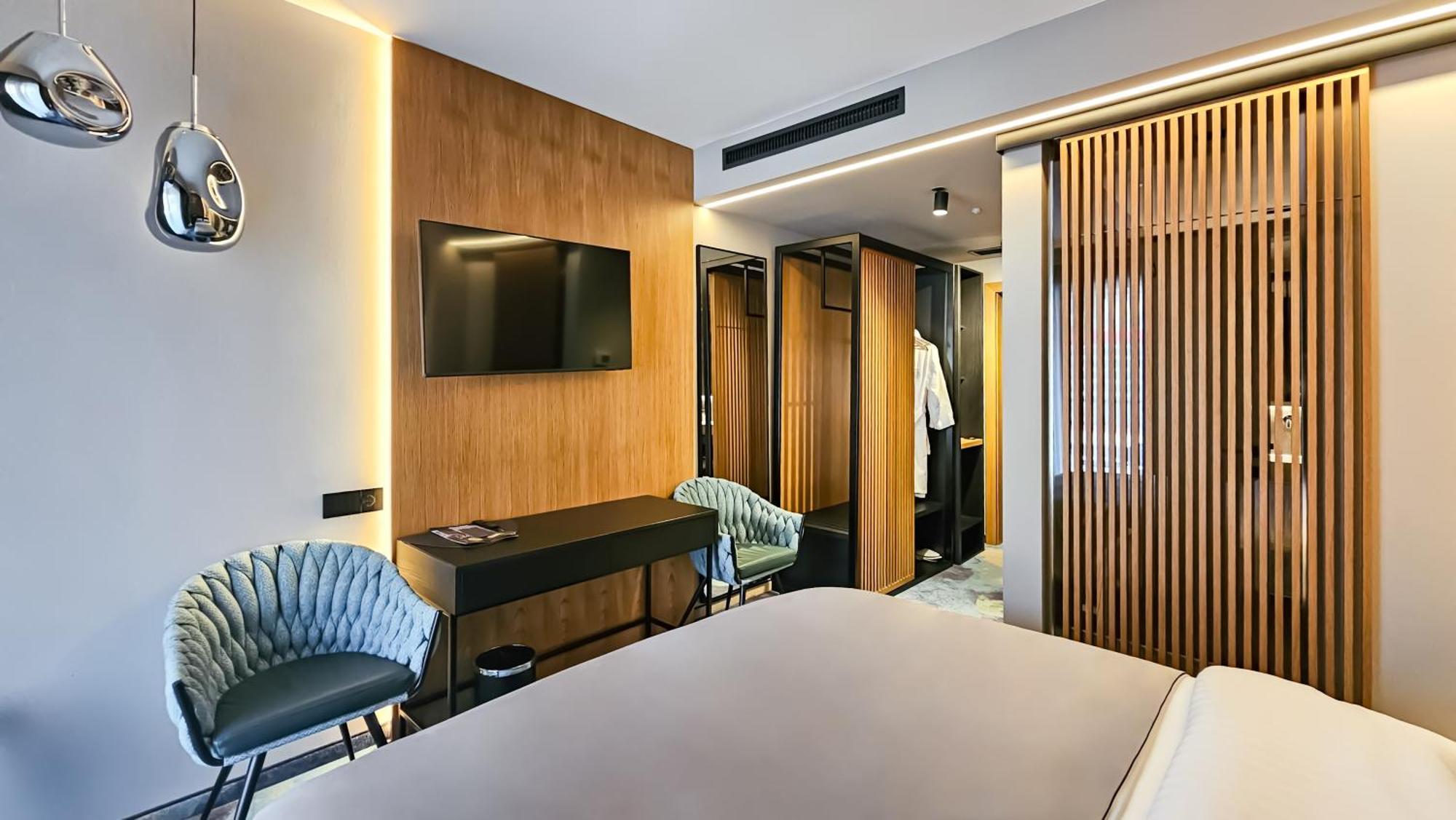 Hotel Bucura Кэлимэнешти Экстерьер фото